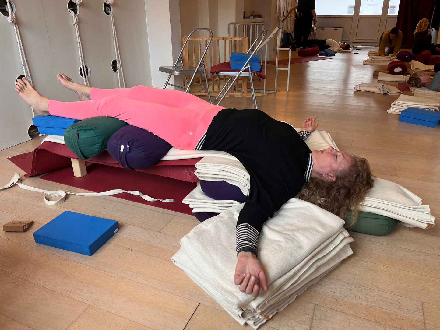 Therapeutisch/Medische Iyengar Yoga met Shai Kaplan, Eva Kamala en assistenten VRIJDAGEN 10U30-12U15